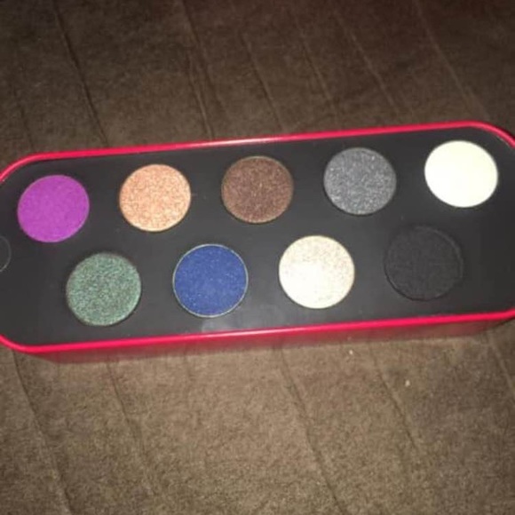 Makeup Forever Eyeshadow - Picture 3 of 3